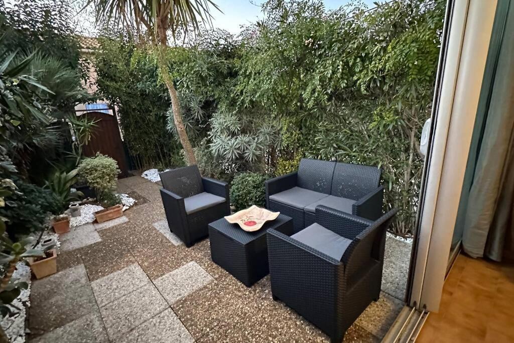 Studio Coin Nuit Ferme 4 Personnes - Les Mas De La Plage Sanary-sur-Mer Buitenkant foto